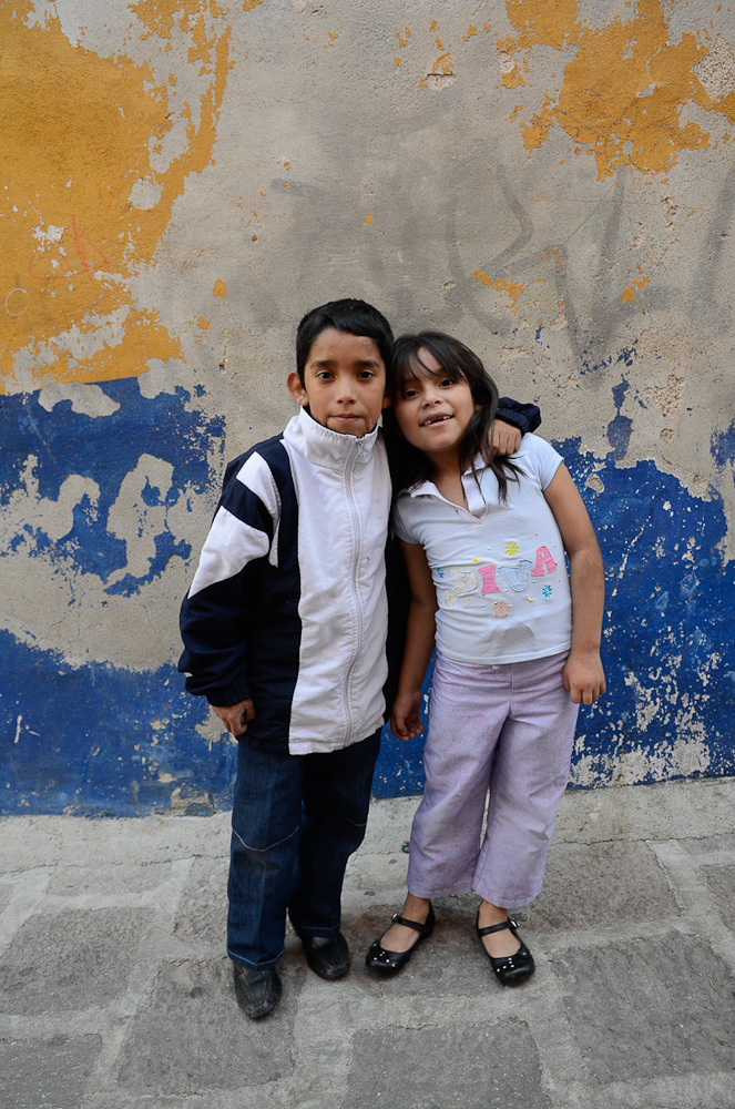 Guanajuato kids by Winnipeg travel photographer